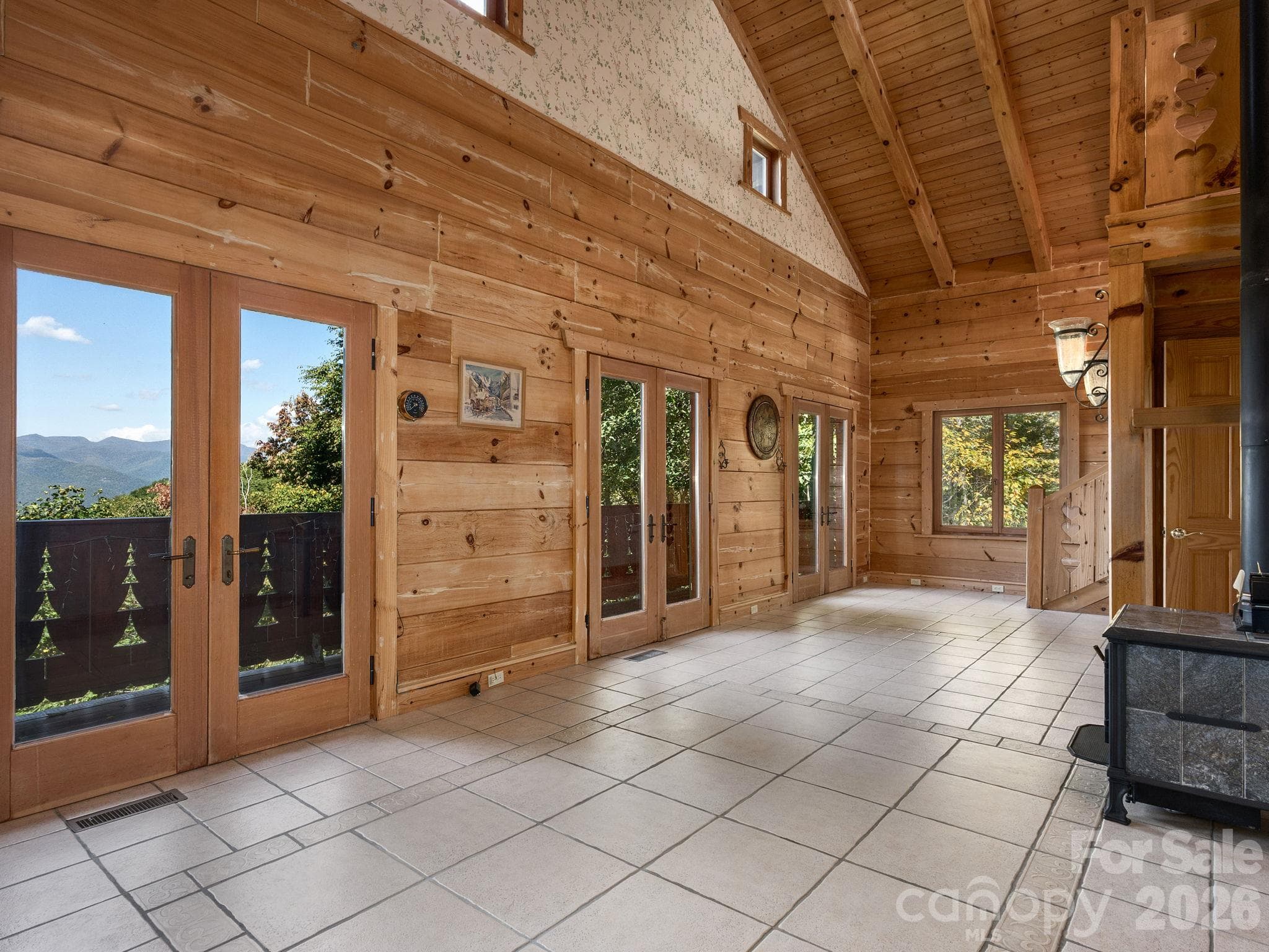Single Family Residence at 8 Edelweiss Lane, Swannanoa, photo 5 of 23