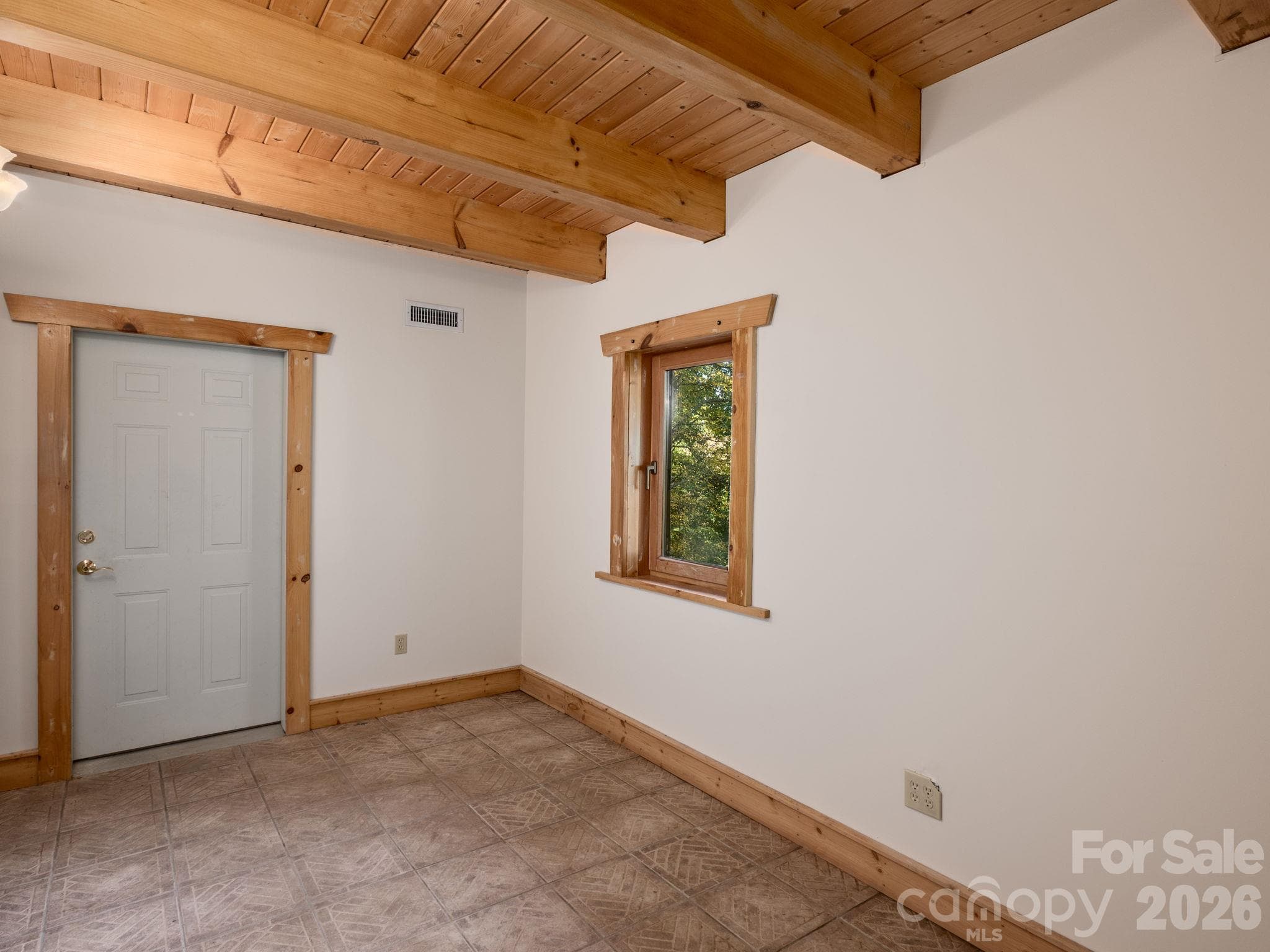 Single Family Residence at 8 Edelweiss Lane, Swannanoa, photo 18 of 23