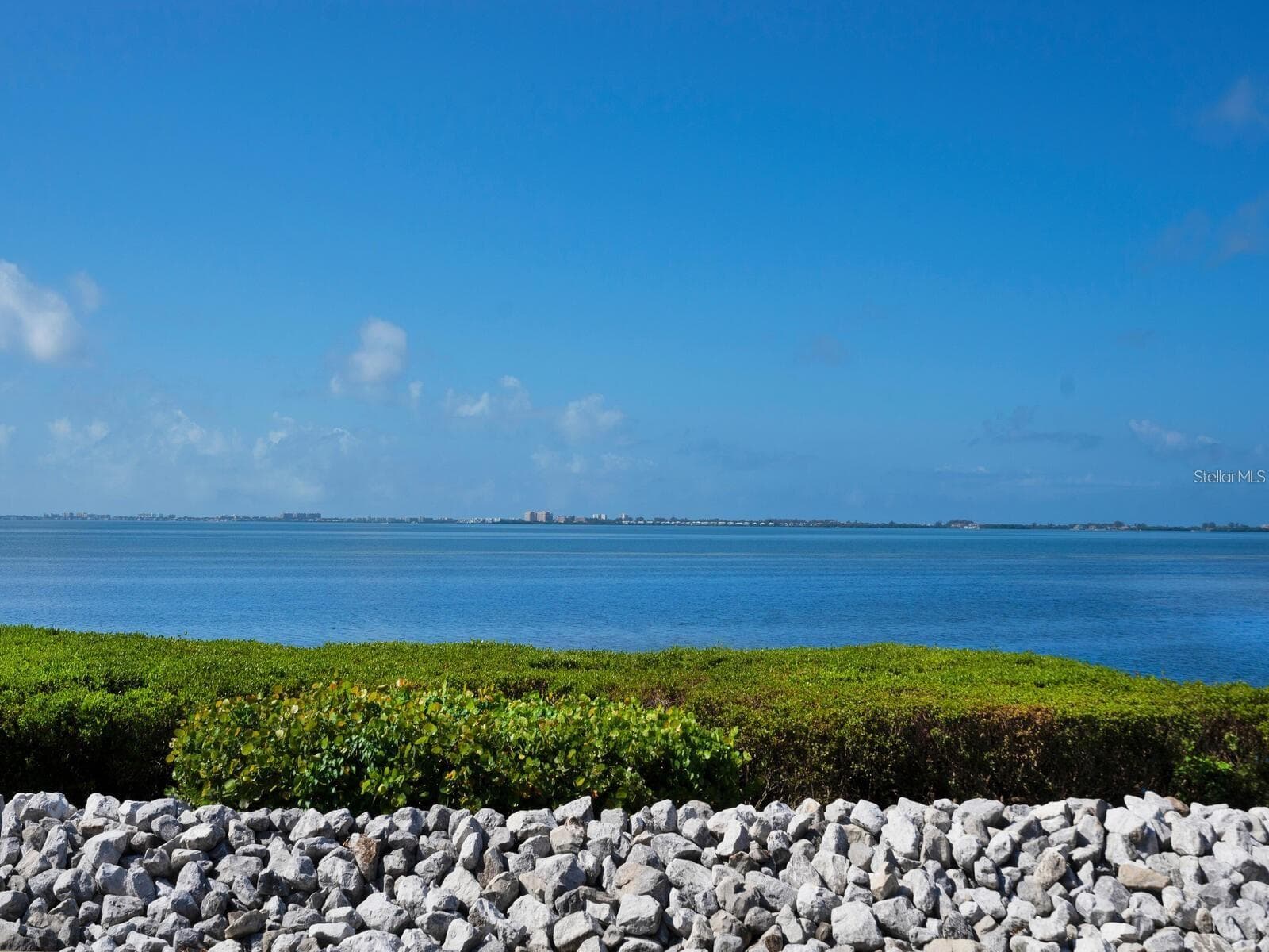 4533 BAY CLUB DR