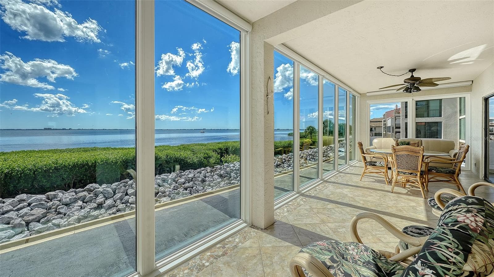 Condominium at 4533 BAY CLUB DR, BRADENTON, photo 3 of 51