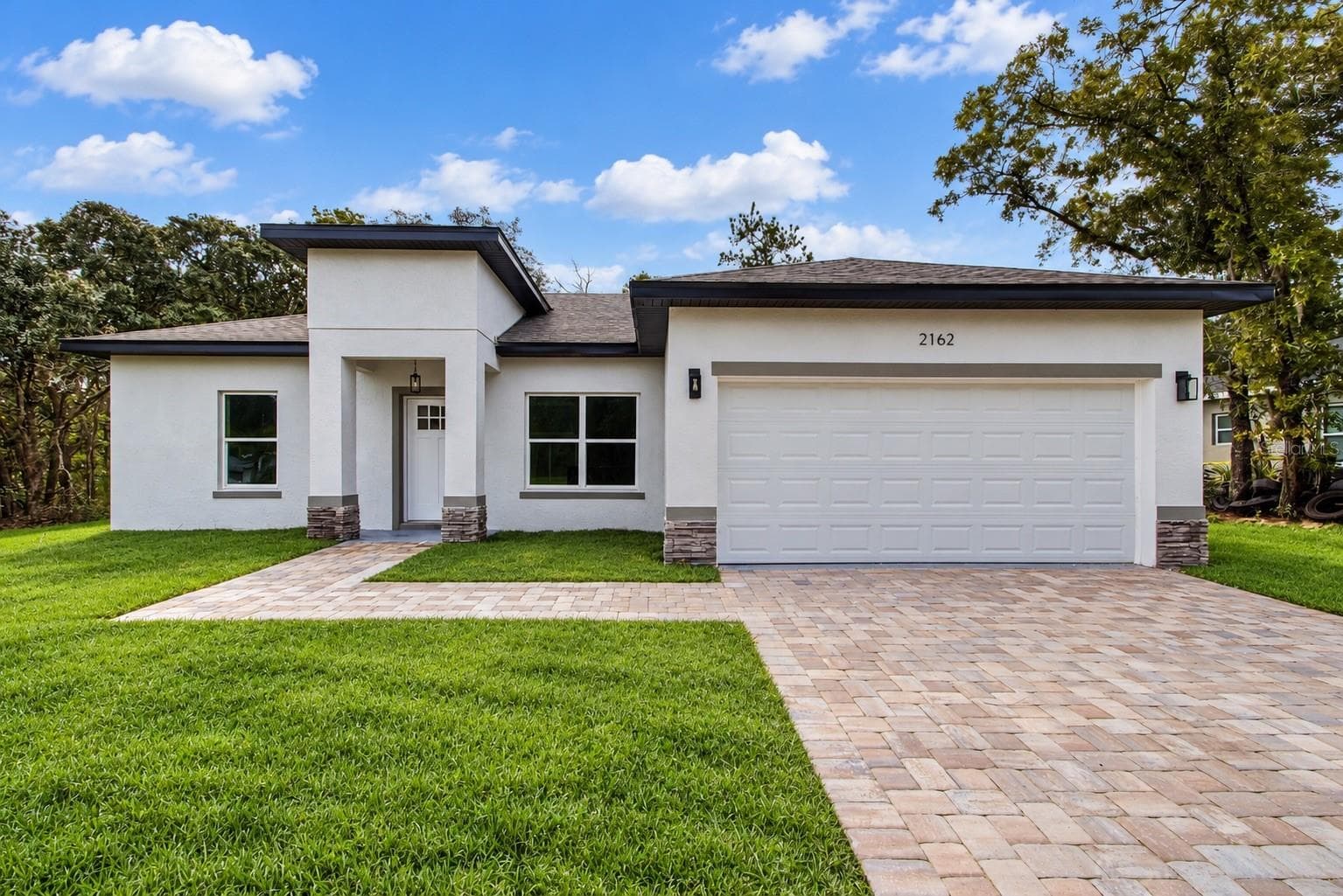 2162 W SWANSON DR