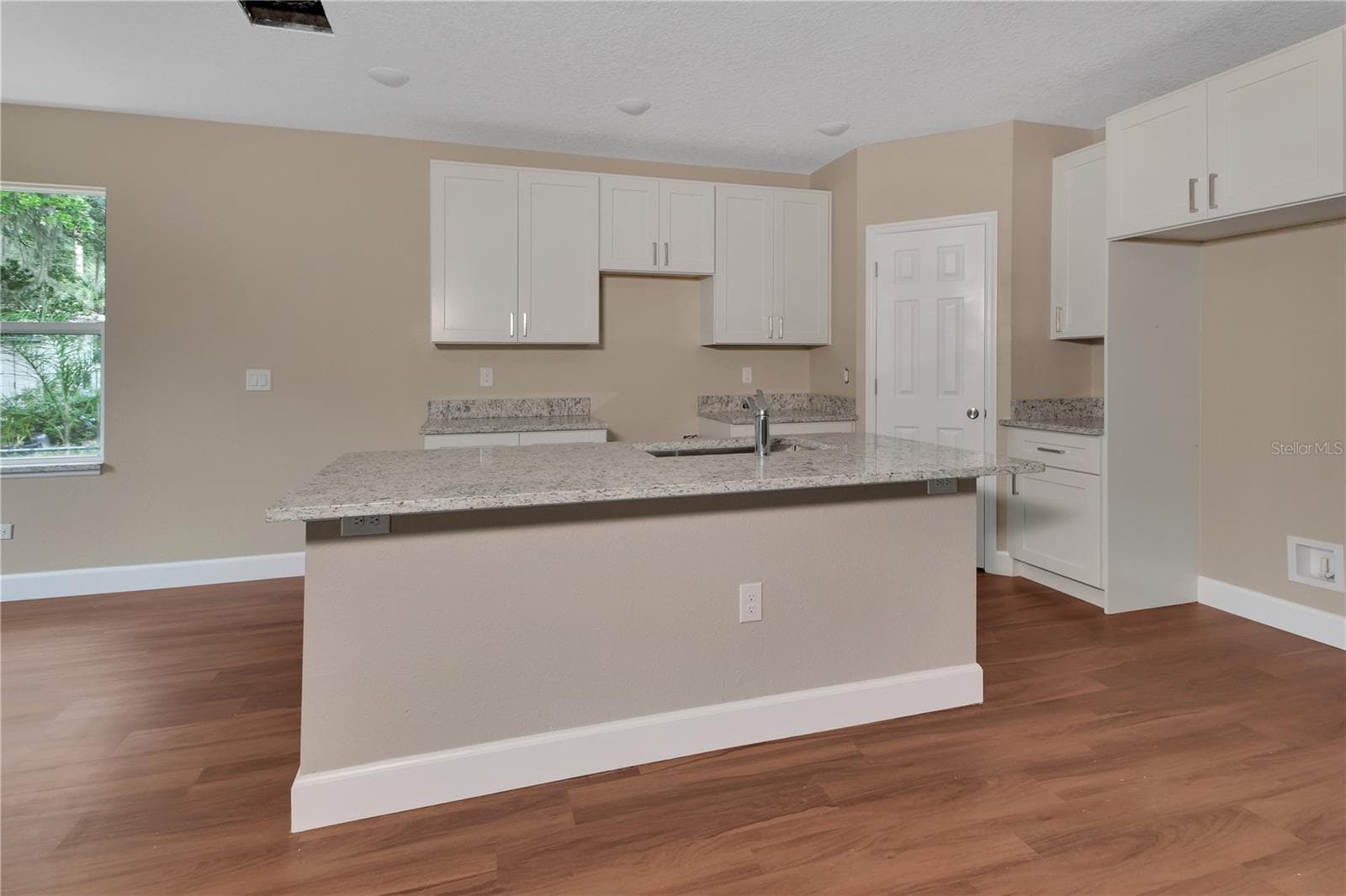 Single Family Residence at 114 S GROVE ST, DELAND, photo 6 of 36
