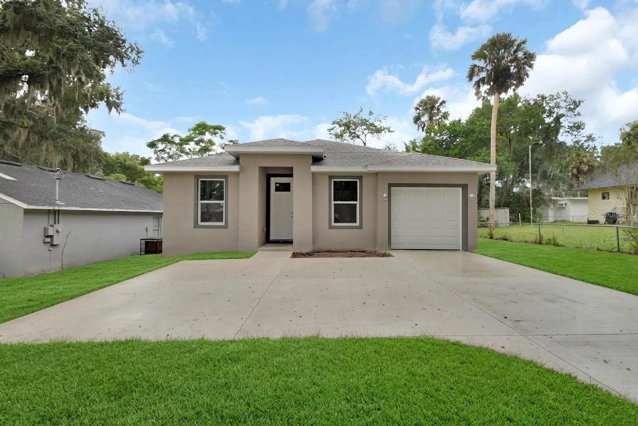 Single Family Residence at 114 S GROVE ST, DELAND, photo 30 of 36