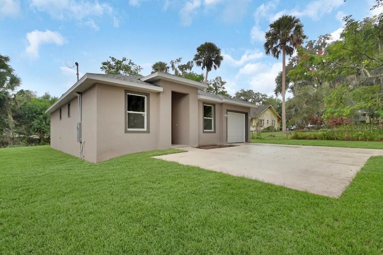 Single Family Residence at 114 S GROVE ST, DELAND, photo 32 of 36