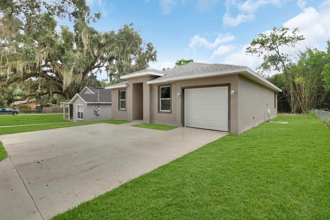 Single Family Residence at 114 S GROVE ST, DELAND, photo 33 of 36
