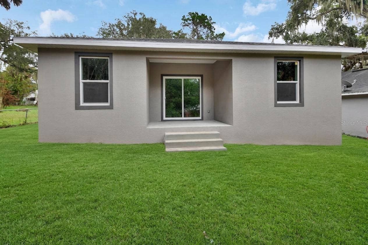 Single Family Residence at 114 S GROVE ST, DELAND, photo 35 of 36