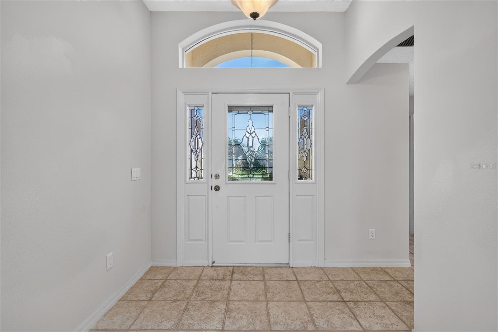 Foyer and Front Entry - 16840 SE 85TH SAPELO CT, THE VILLAGES