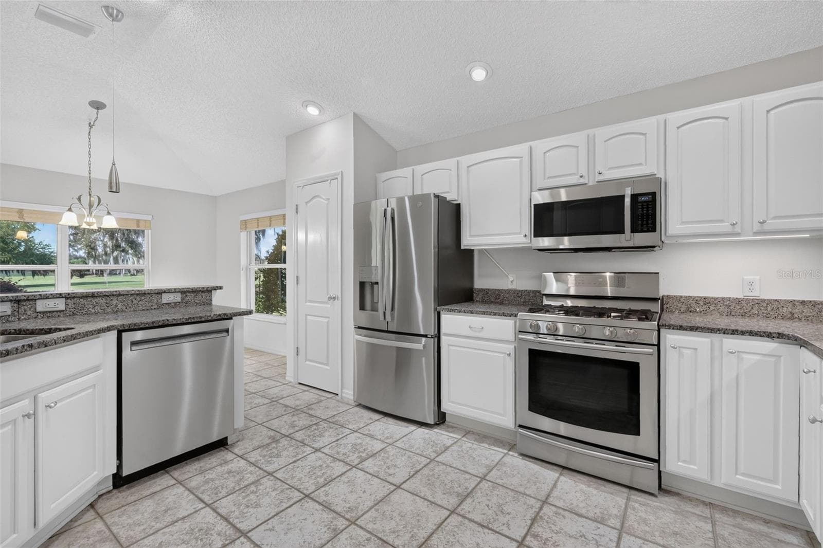 Kitchen - 16840 SE 85TH SAPELO CT, THE VILLAGES