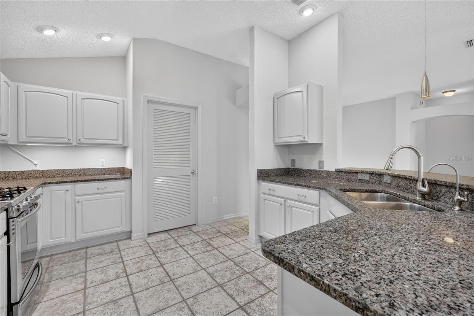 Kitchen - 16840 SE 85TH SAPELO CT, THE VILLAGES