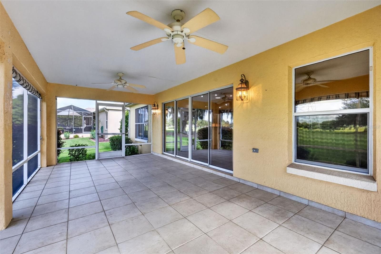 Spacious Lanai - 16840 SE 85TH SAPELO CT, THE VILLAGES