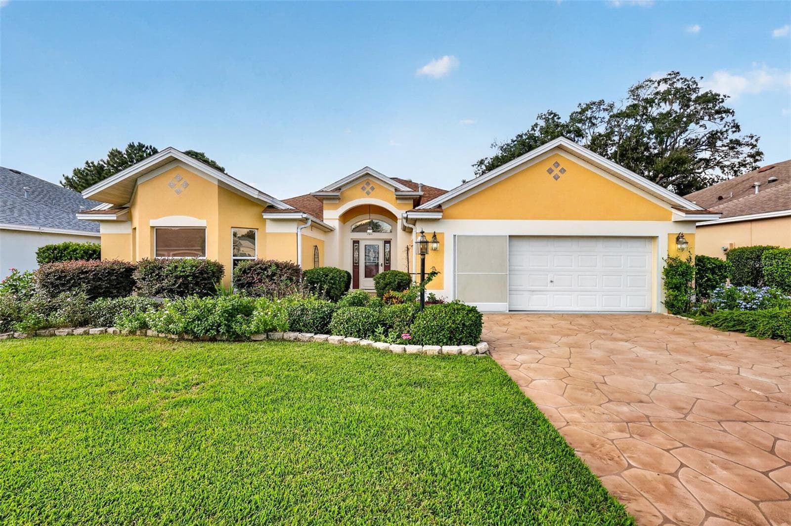 Front Elevation - 16840 SE 85TH SAPELO CT, THE VILLAGES