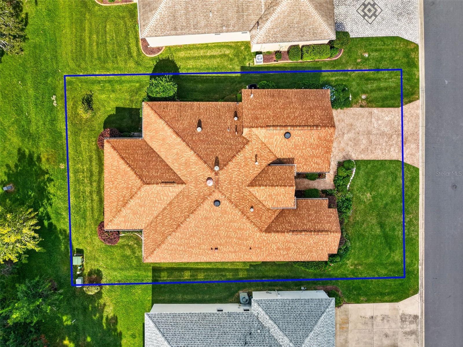 Aerial Side Elevation with Property Lines - 16840 SE 85TH SAPELO CT, THE VILLAGES