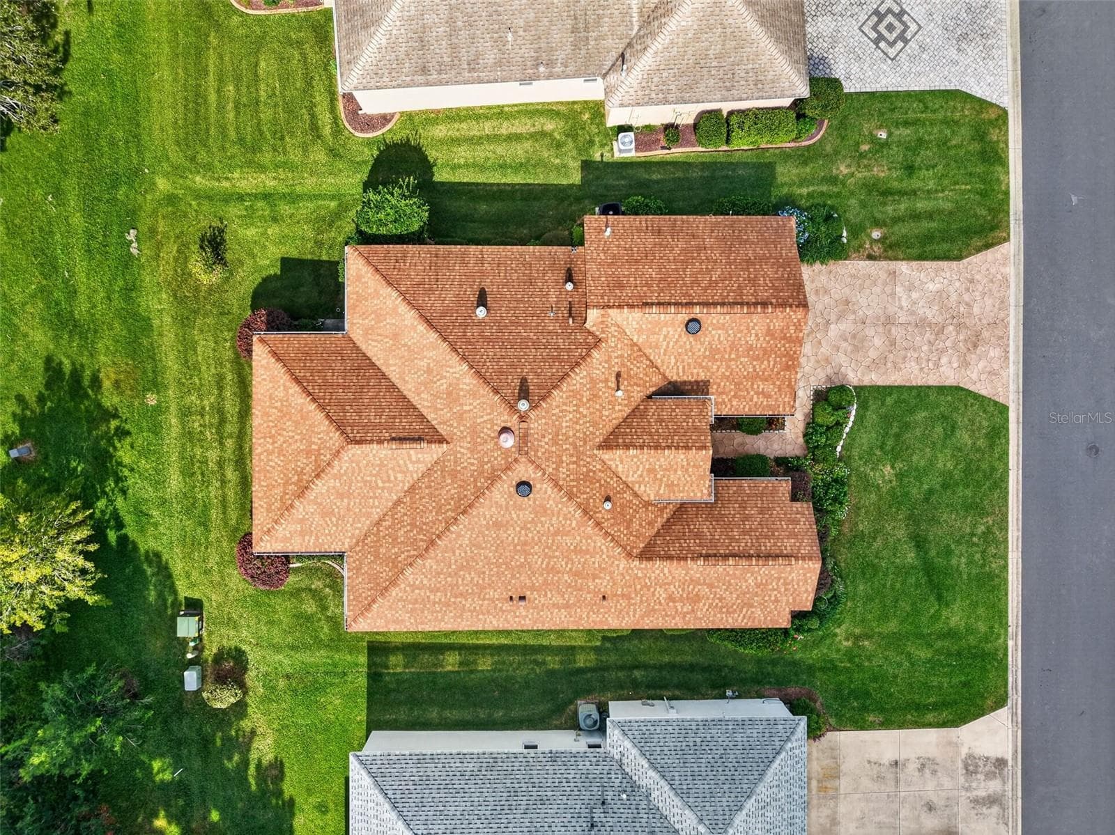 Side Elevation - 16840 SE 85TH SAPELO CT, THE VILLAGES