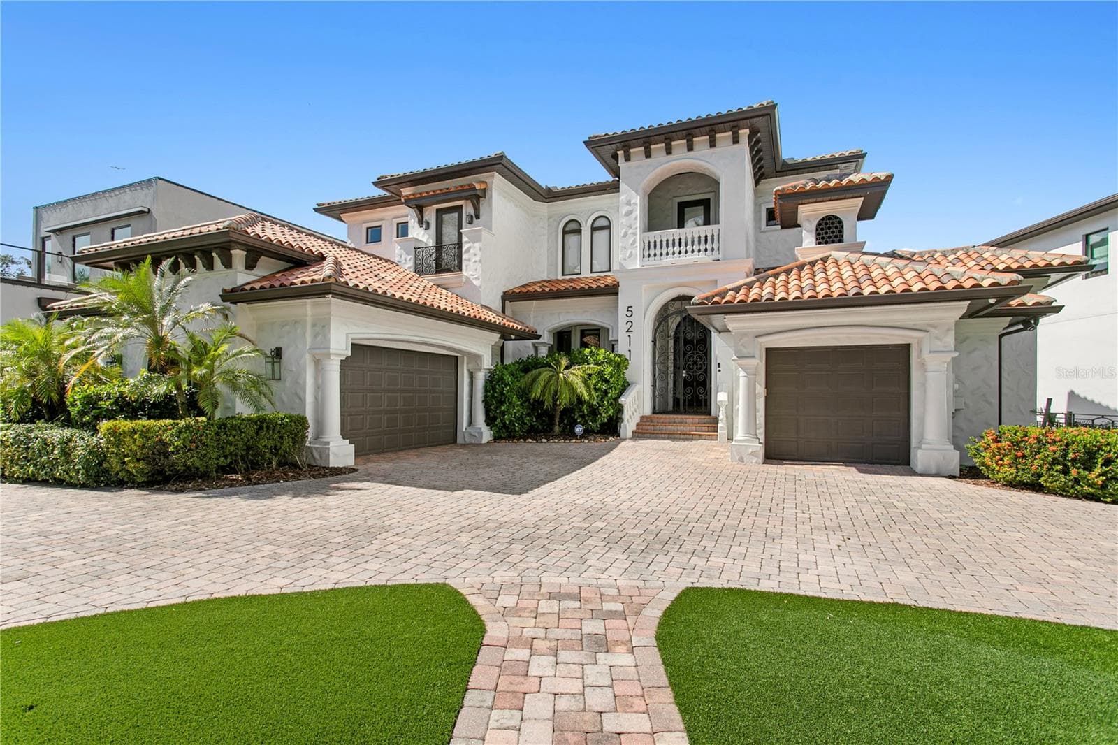 Single Family Residence at 5211 W NEPTUNE WAY, TAMPA, photo 2 of 133