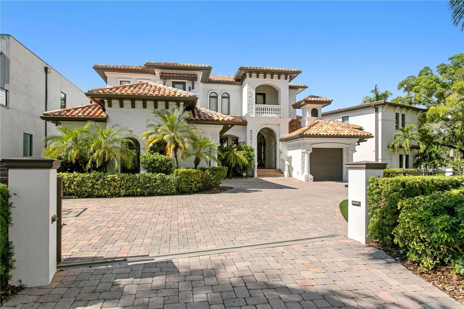Single Family Residence at 5211 W NEPTUNE WAY, TAMPA, photo 4 of 133