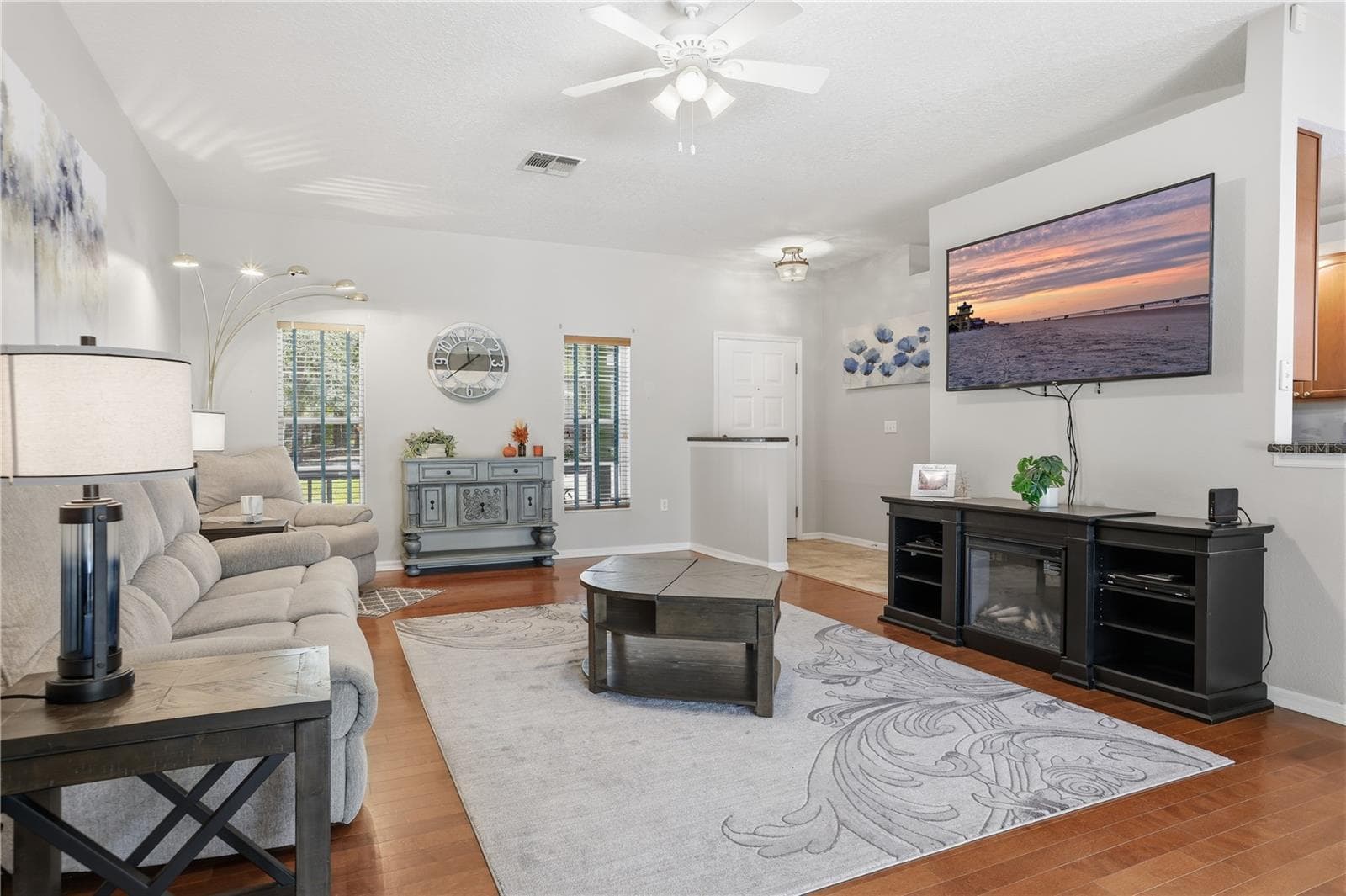 Single Family Residence at 13028 S OAKVIEW AVE, FLORAL CITY, photo 12 of 71