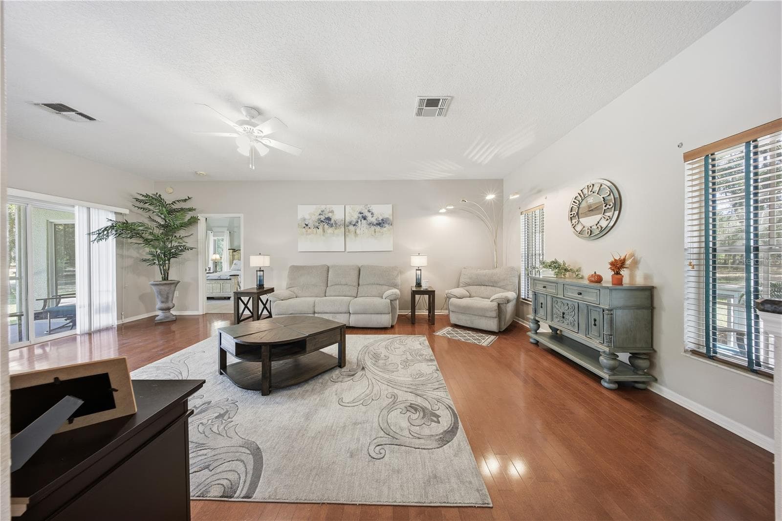 Single Family Residence at 13028 S OAKVIEW AVE, FLORAL CITY, photo 16 of 71