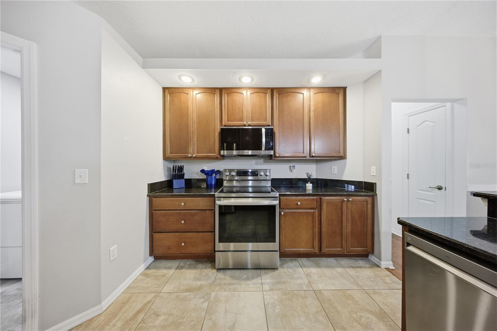 Single Family Residence at 13028 S OAKVIEW AVE, FLORAL CITY, photo 21 of 71