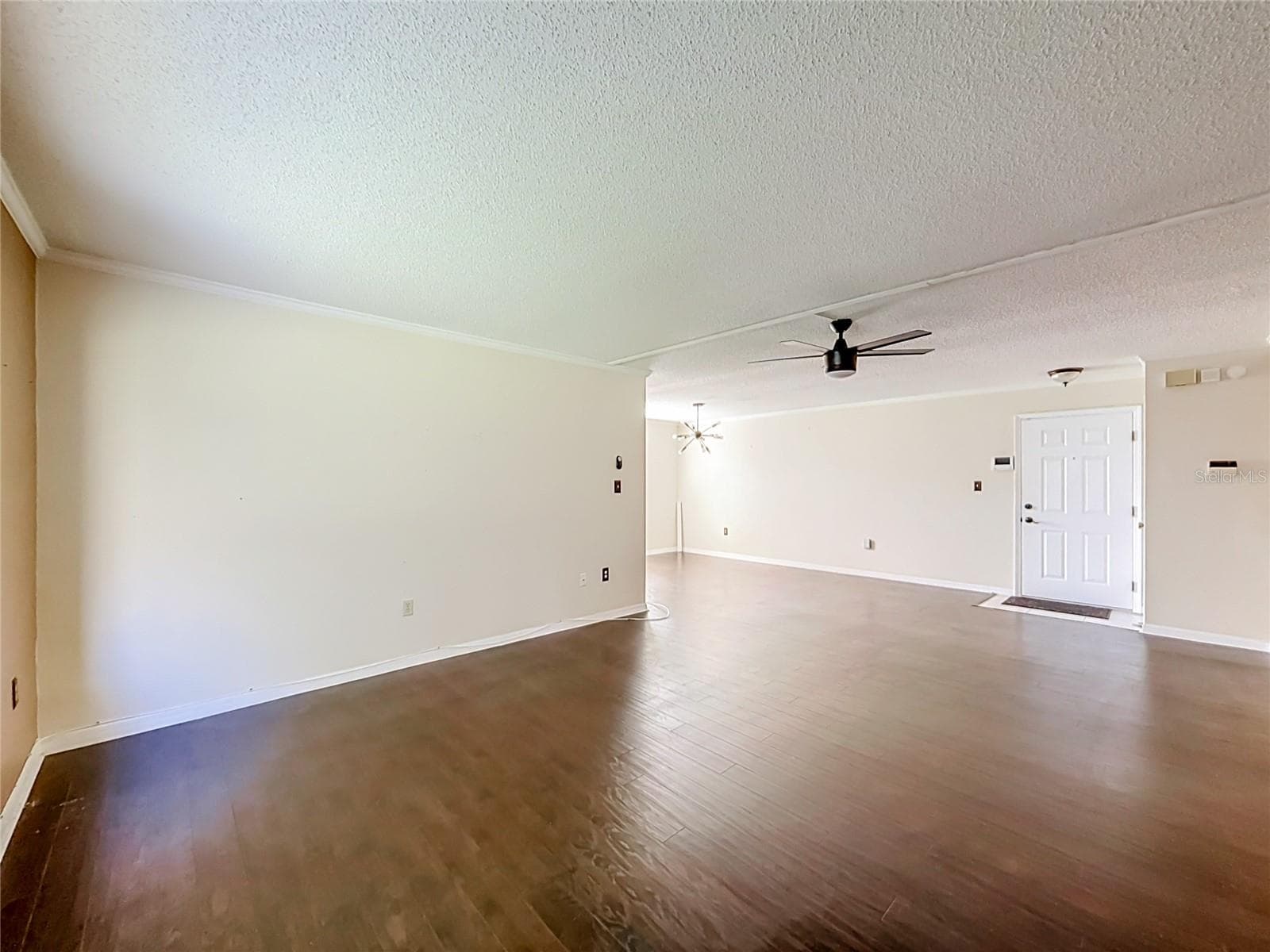 Condominium at 100 E OAK TERRACE DR #C1, LEESBURG, photo 6 of 30