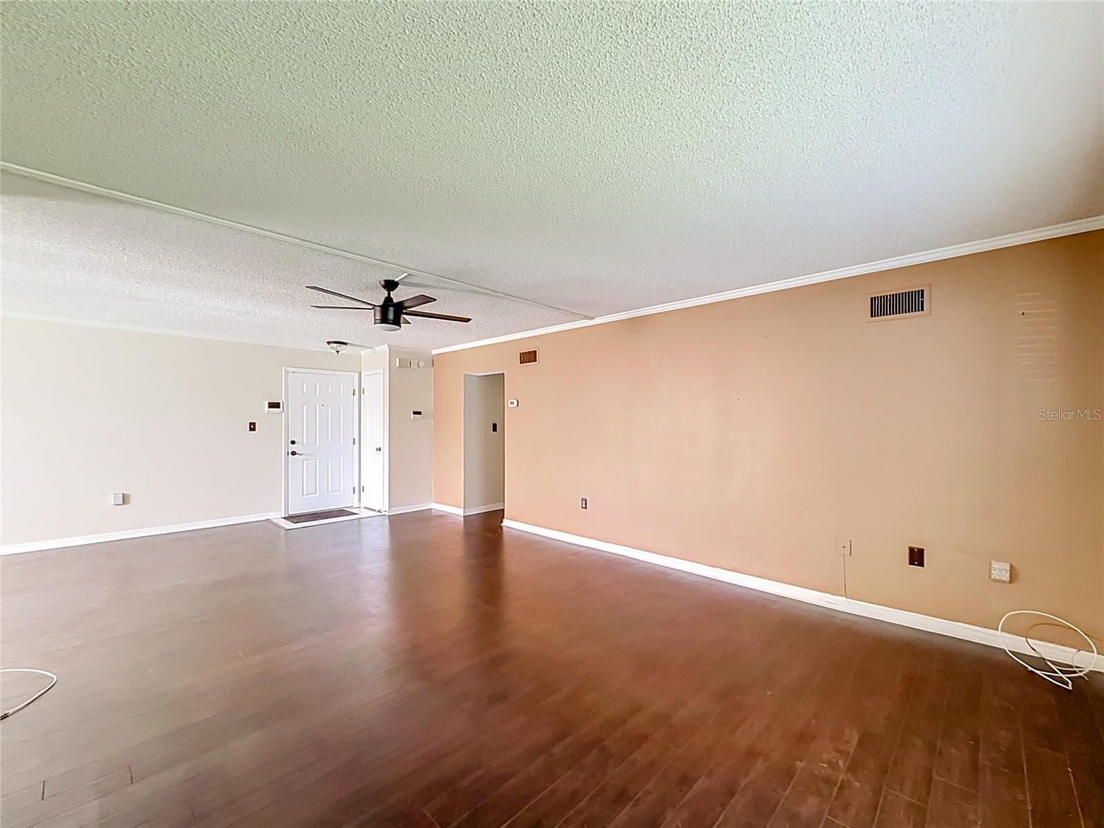 Condominium at 100 E OAK TERRACE DR #C1, LEESBURG, photo 7 of 30