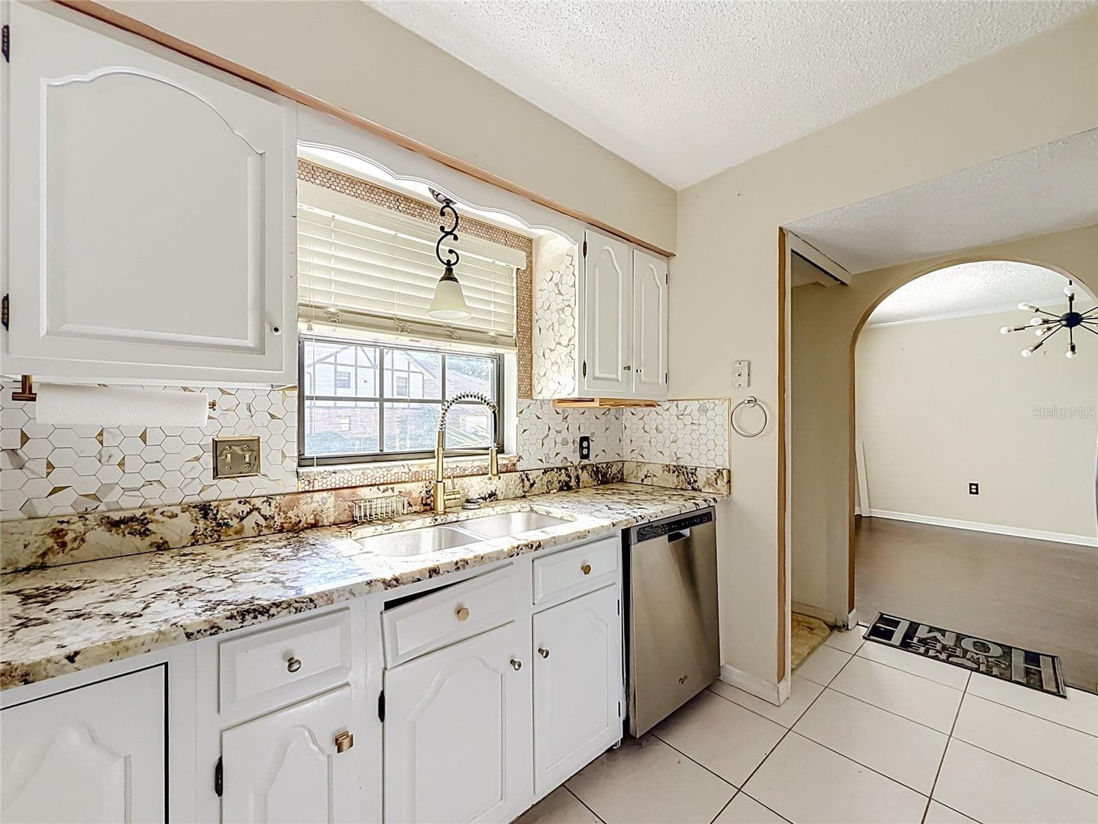 Condominium at 100 E OAK TERRACE DR #C1, LEESBURG, photo 10 of 30