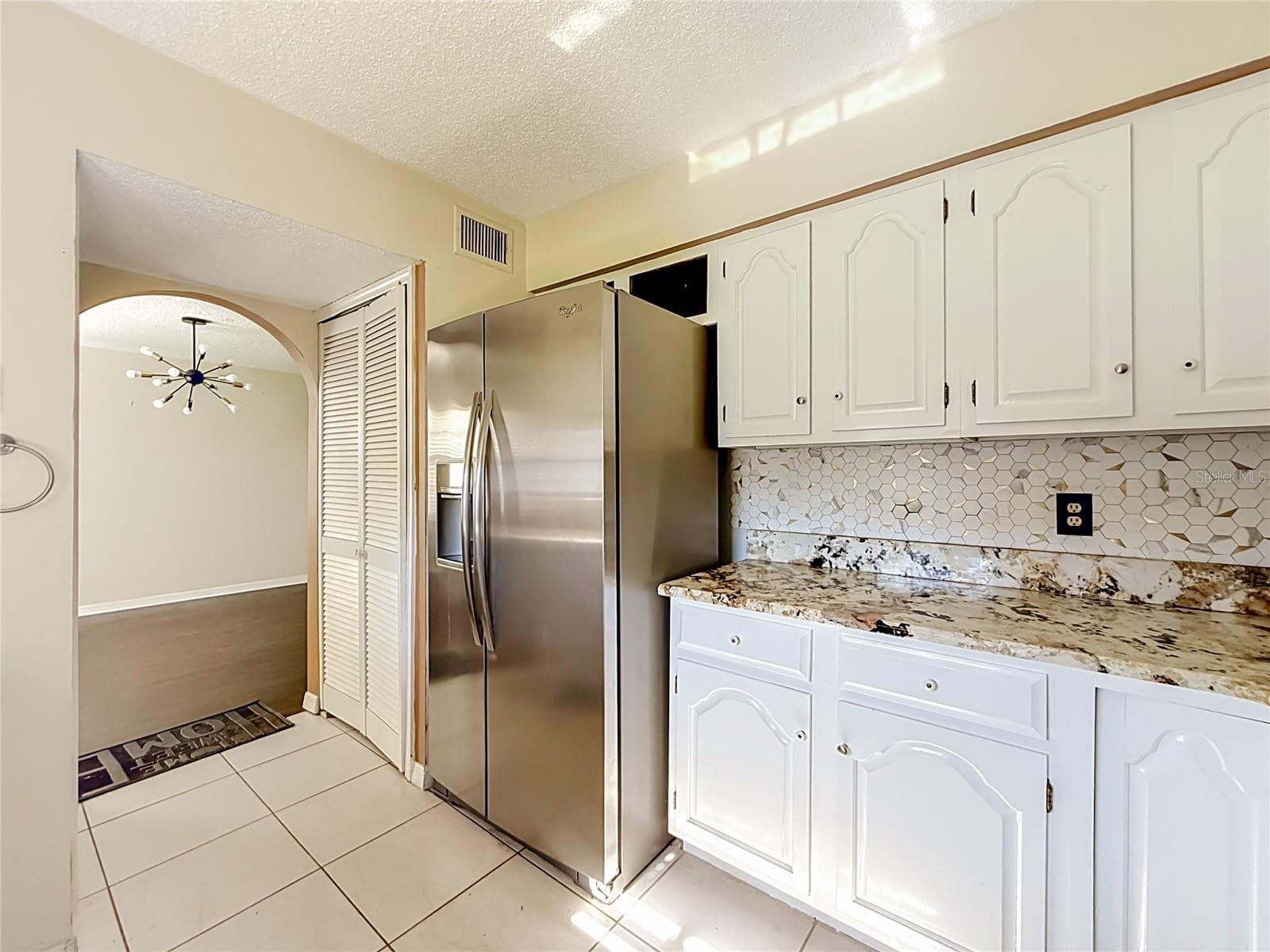 Condominium at 100 E OAK TERRACE DR #C1, LEESBURG, photo 11 of 30