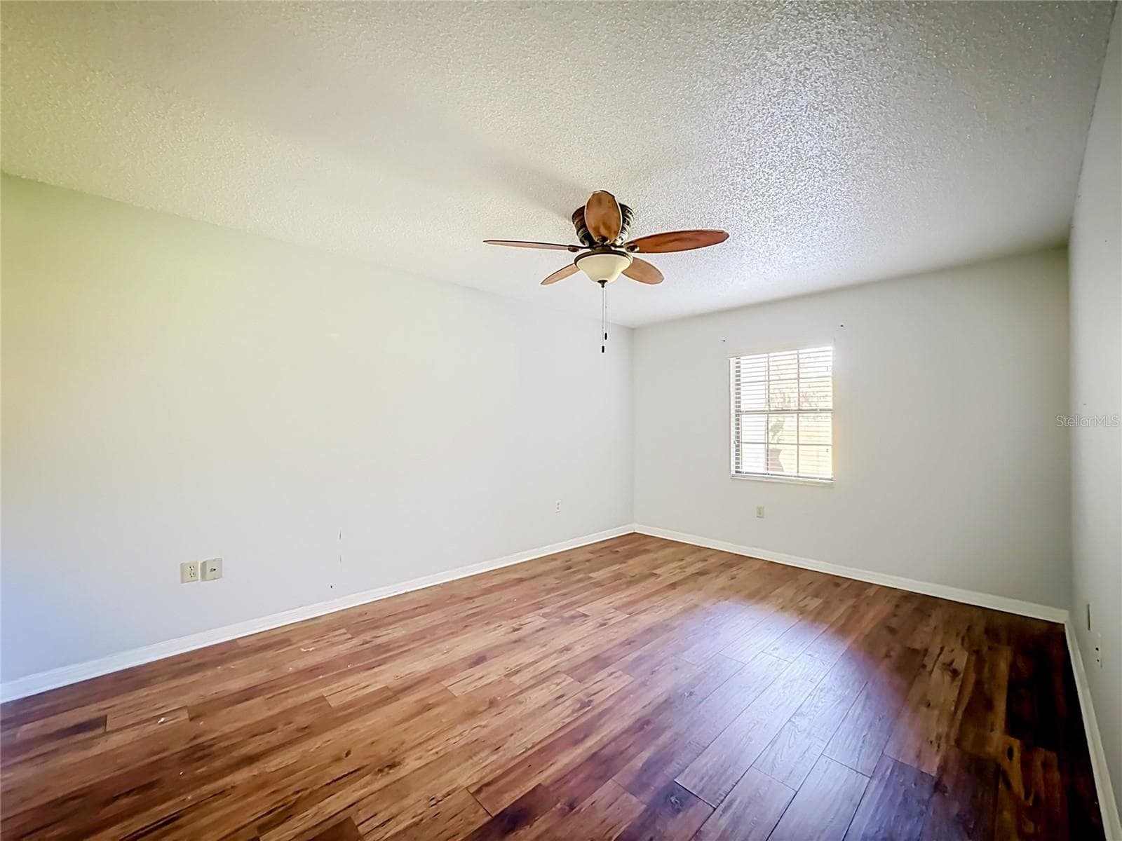 Condominium at 100 E OAK TERRACE DR #C1, LEESBURG, photo 20 of 30