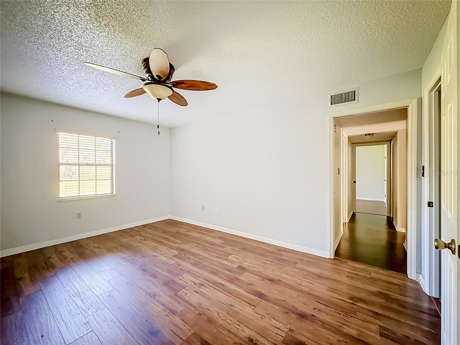 Condominium at 100 E OAK TERRACE DR #C1, LEESBURG, photo 21 of 30