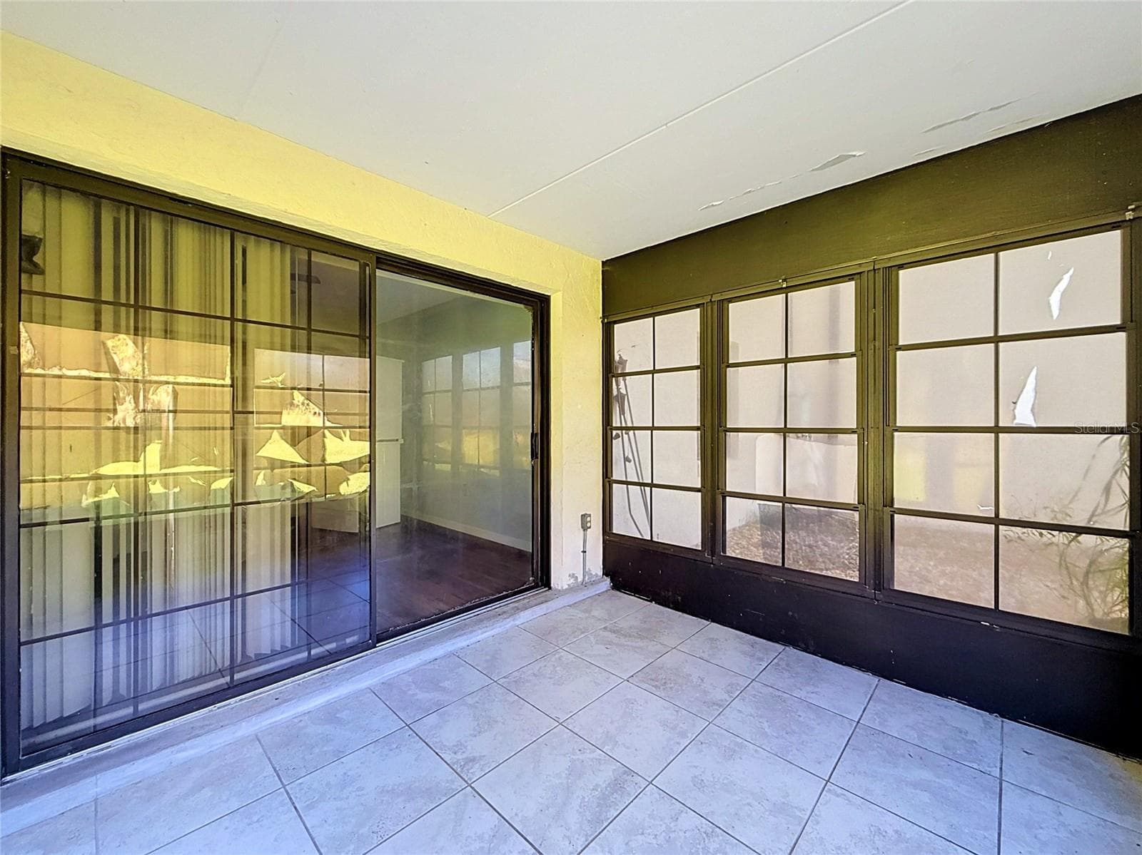 Condominium at 100 E OAK TERRACE DR #C1, LEESBURG, photo 25 of 30