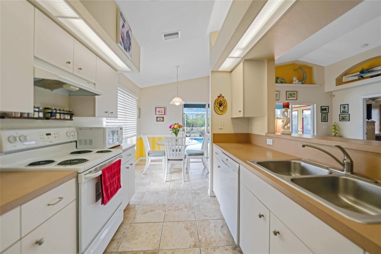 Single Family Residence at 215 AUSTRALIAN DR, ROTONDA WEST, photo 14 of 55