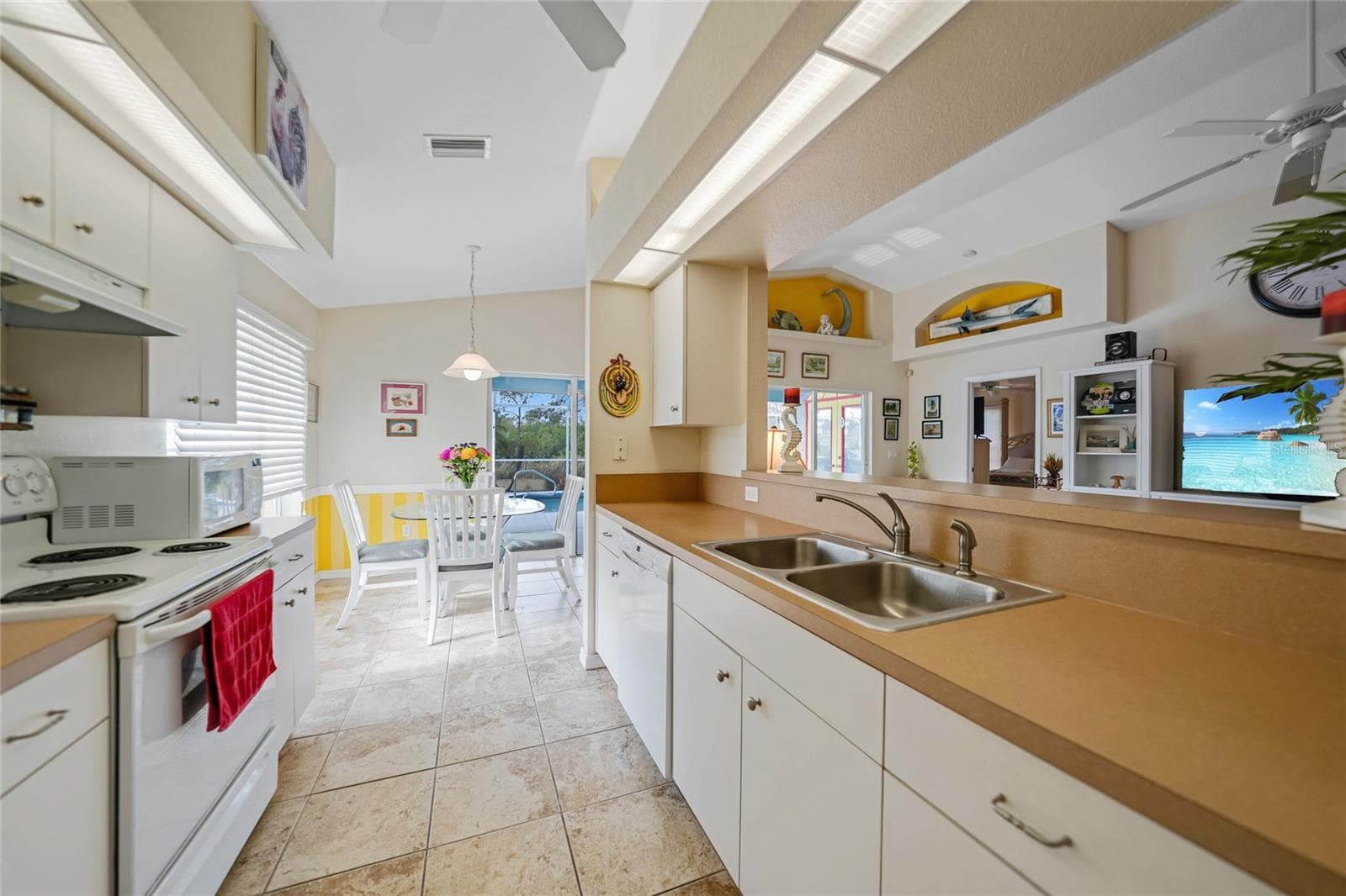 Single Family Residence at 215 AUSTRALIAN DR, ROTONDA WEST, photo 16 of 55