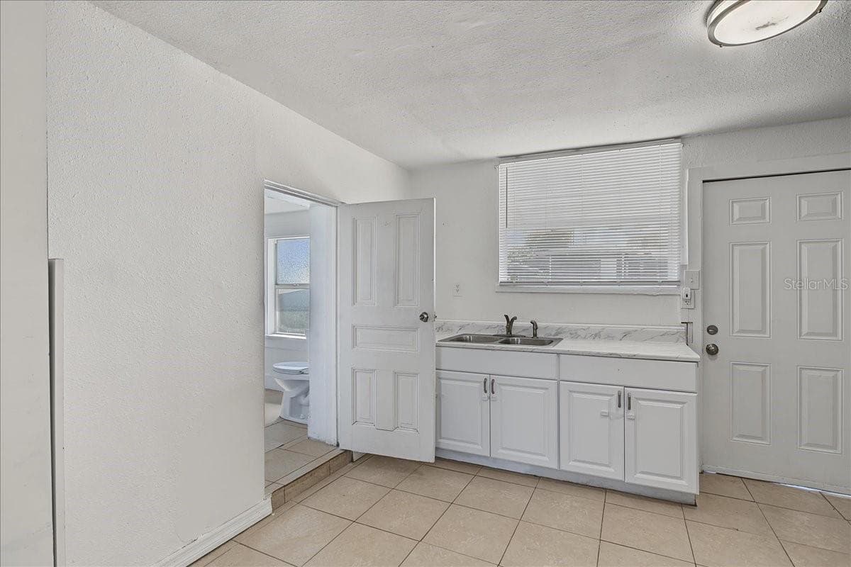 Half Duplex at 874 21ST AVE S, ST PETERSBURG, photo 19 of 100