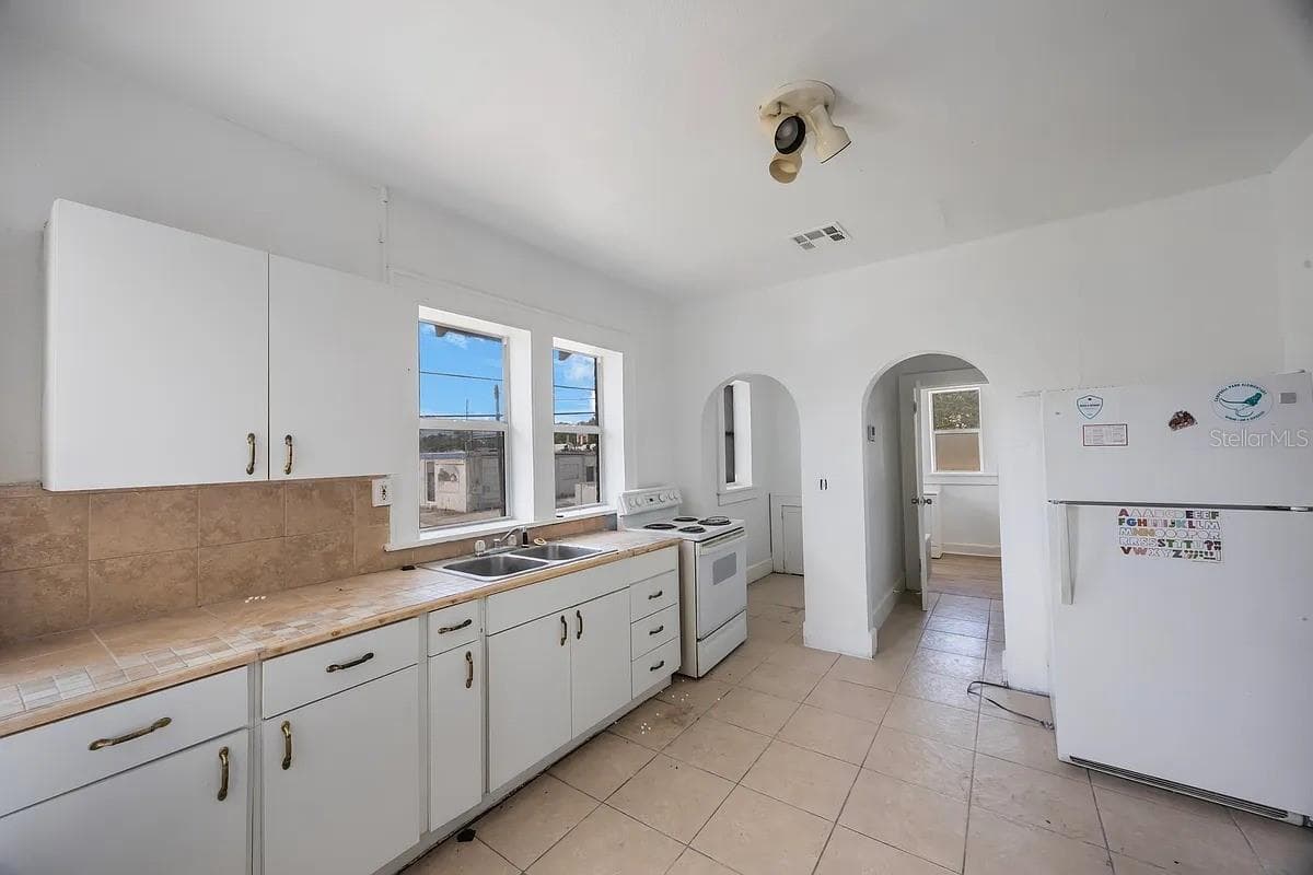 Half Duplex at 874 21ST AVE S, ST PETERSBURG, photo 41 of 100