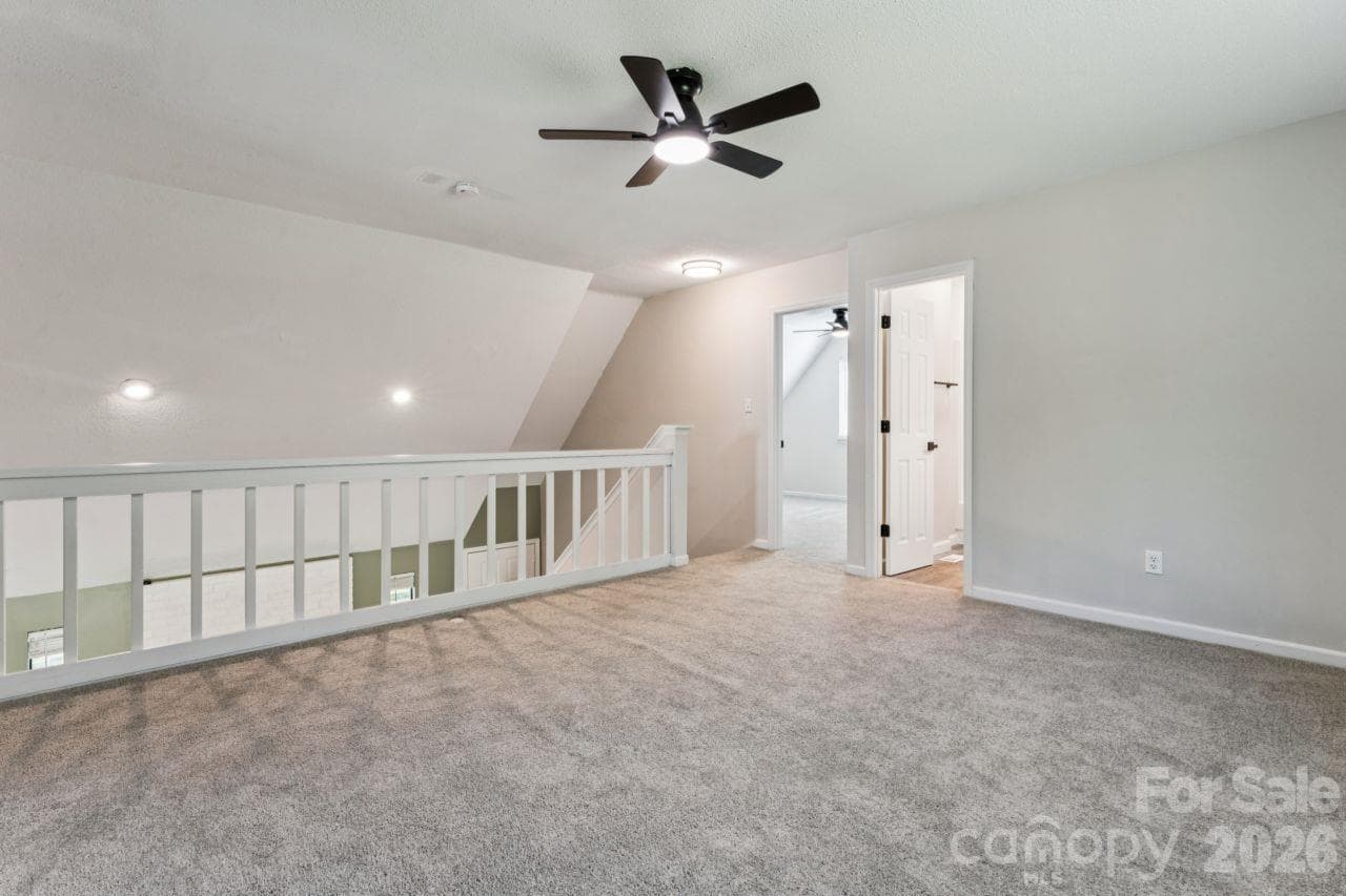 Upstairs loft landing - 6719 Montezuma Trail, Charlotte