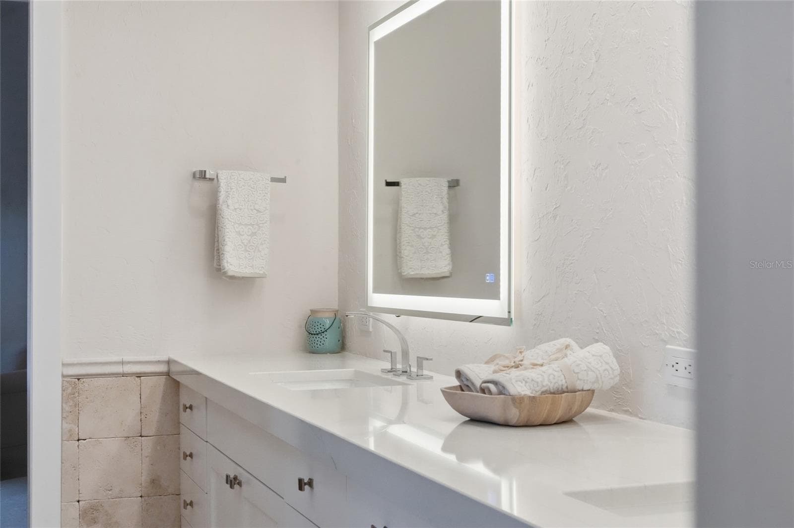 Large Double Vanity with lighted Mirrors in Primary Bath - 4307 CAMINO REAL, SARASOTA