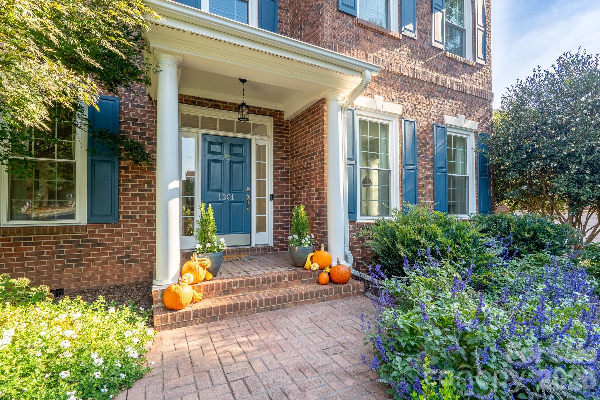 Single Family Residence at 1201 Beckford Glen Drive, Waxhaw, photo 2 of 48