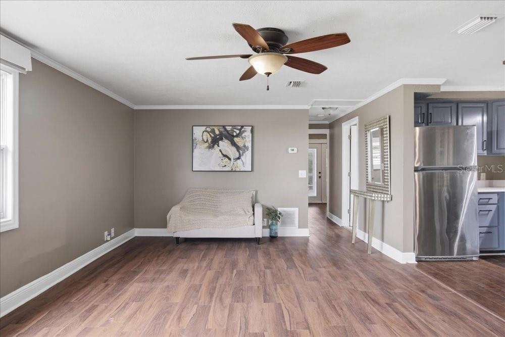 Living Space - 171 STANLEY BELL DR, MOUNT DORA