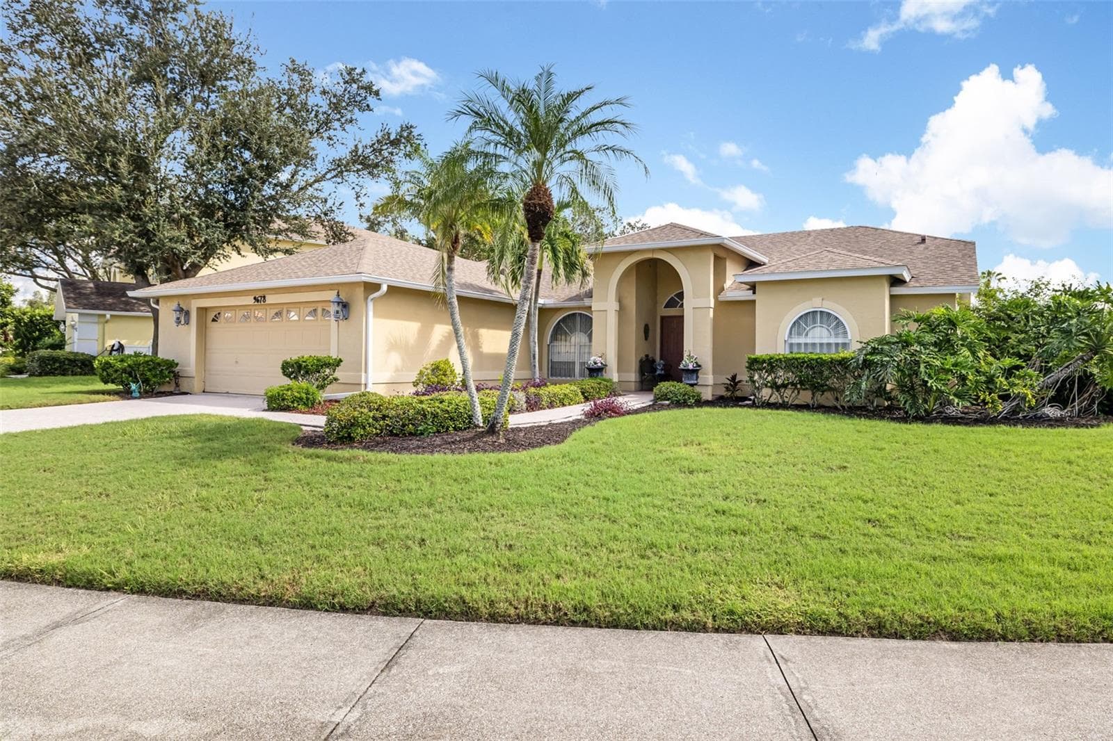 Single Family Residence at 9678 KNIGHTSBRIDGE CIR, SARASOTA, photo 5 of 57
