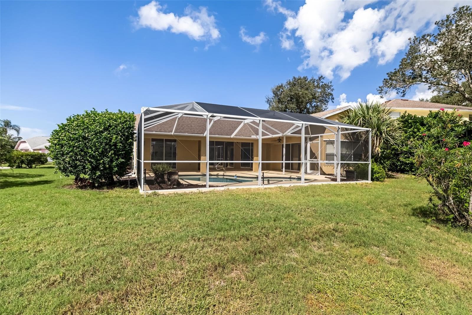 Single Family Residence at 9678 KNIGHTSBRIDGE CIR, SARASOTA, photo 37 of 57