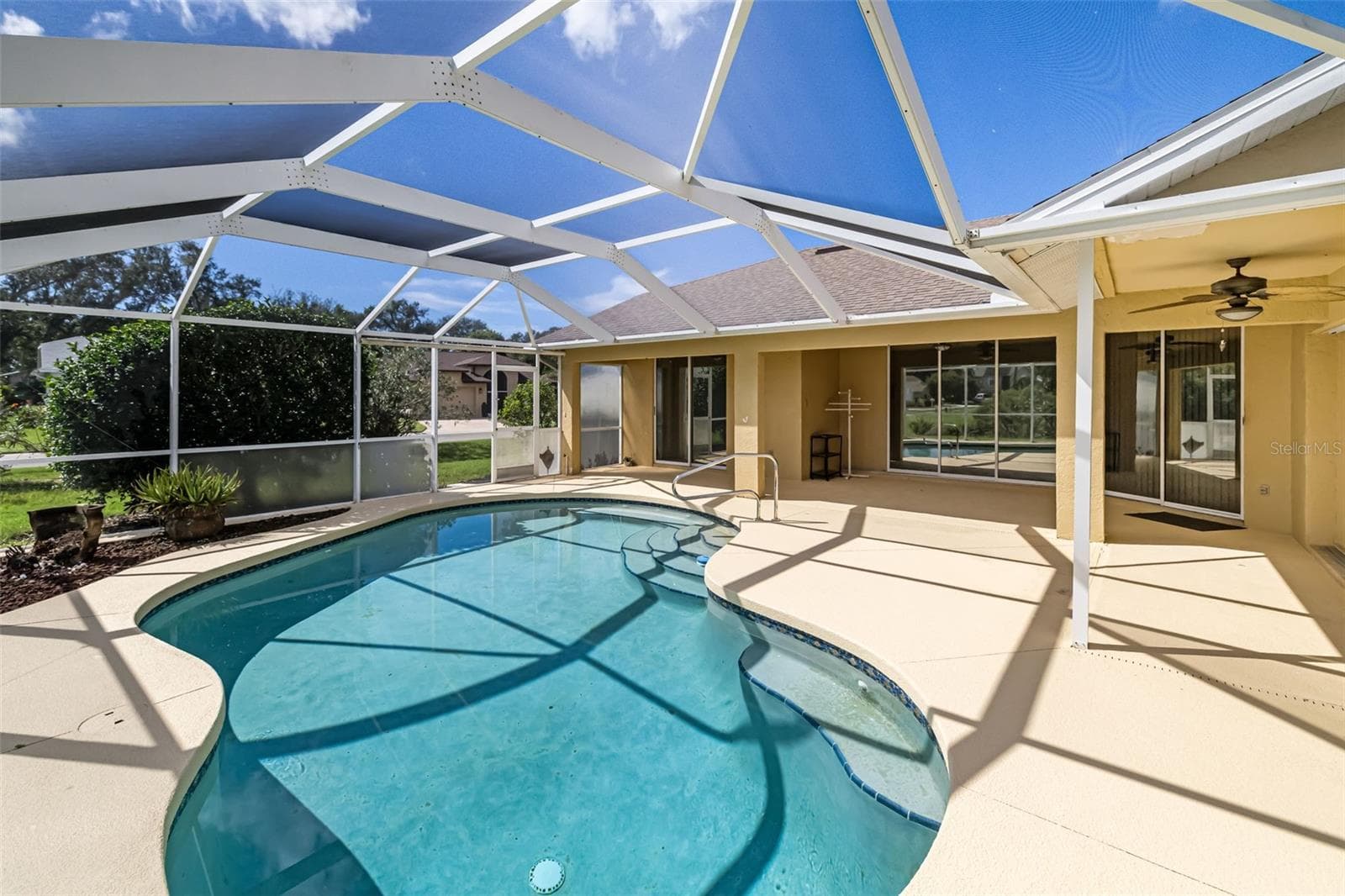 Single Family Residence at 9678 KNIGHTSBRIDGE CIR, SARASOTA, photo 40 of 57