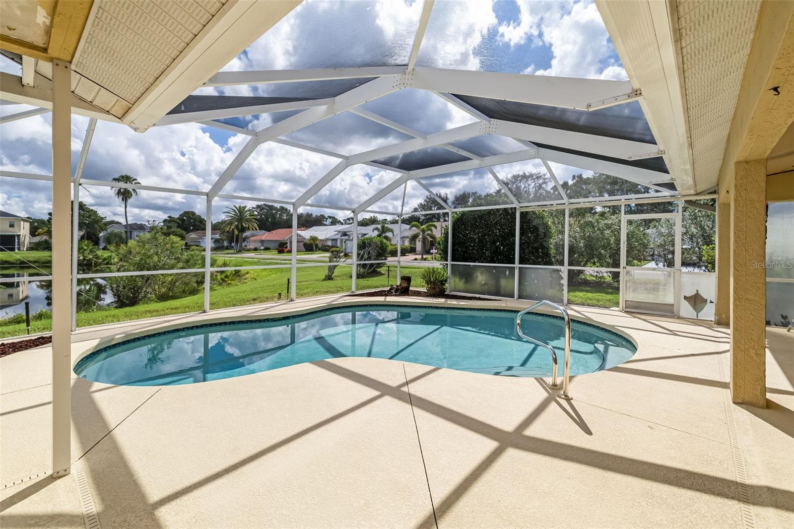 Single Family Residence at 9678 KNIGHTSBRIDGE CIR, SARASOTA, photo 42 of 57