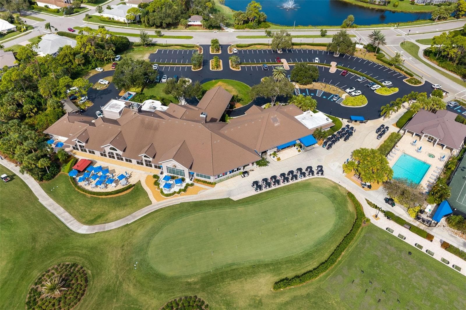 Single Family Residence at 9678 KNIGHTSBRIDGE CIR, SARASOTA, photo 54 of 57