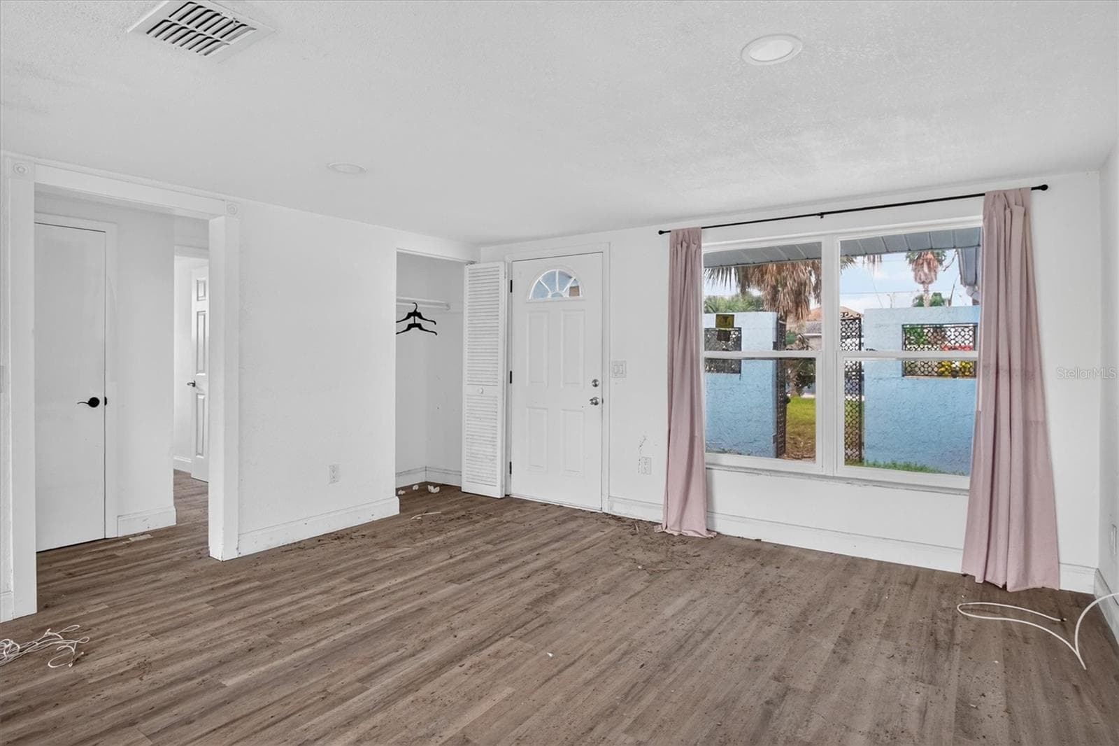 Single Family Residence at 7313 MAKO DR, HUDSON, photo 9 of 40