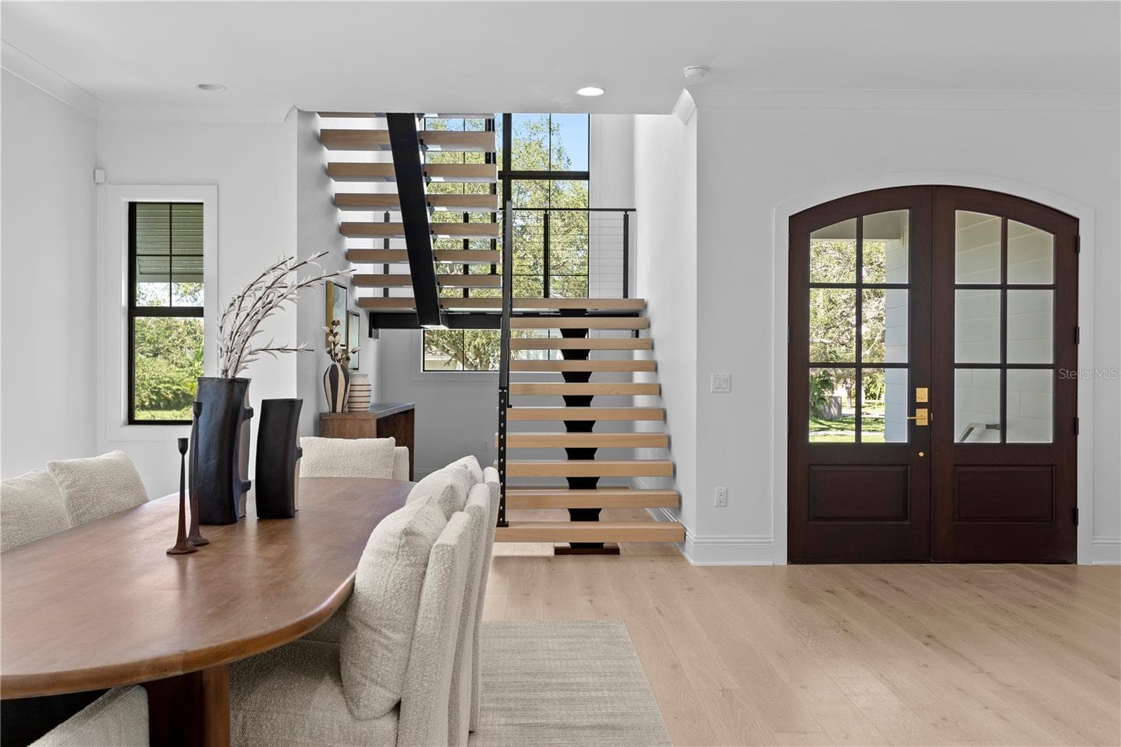 Stunning floating staircase - 5008 W DICKENS AVE, TAMPA