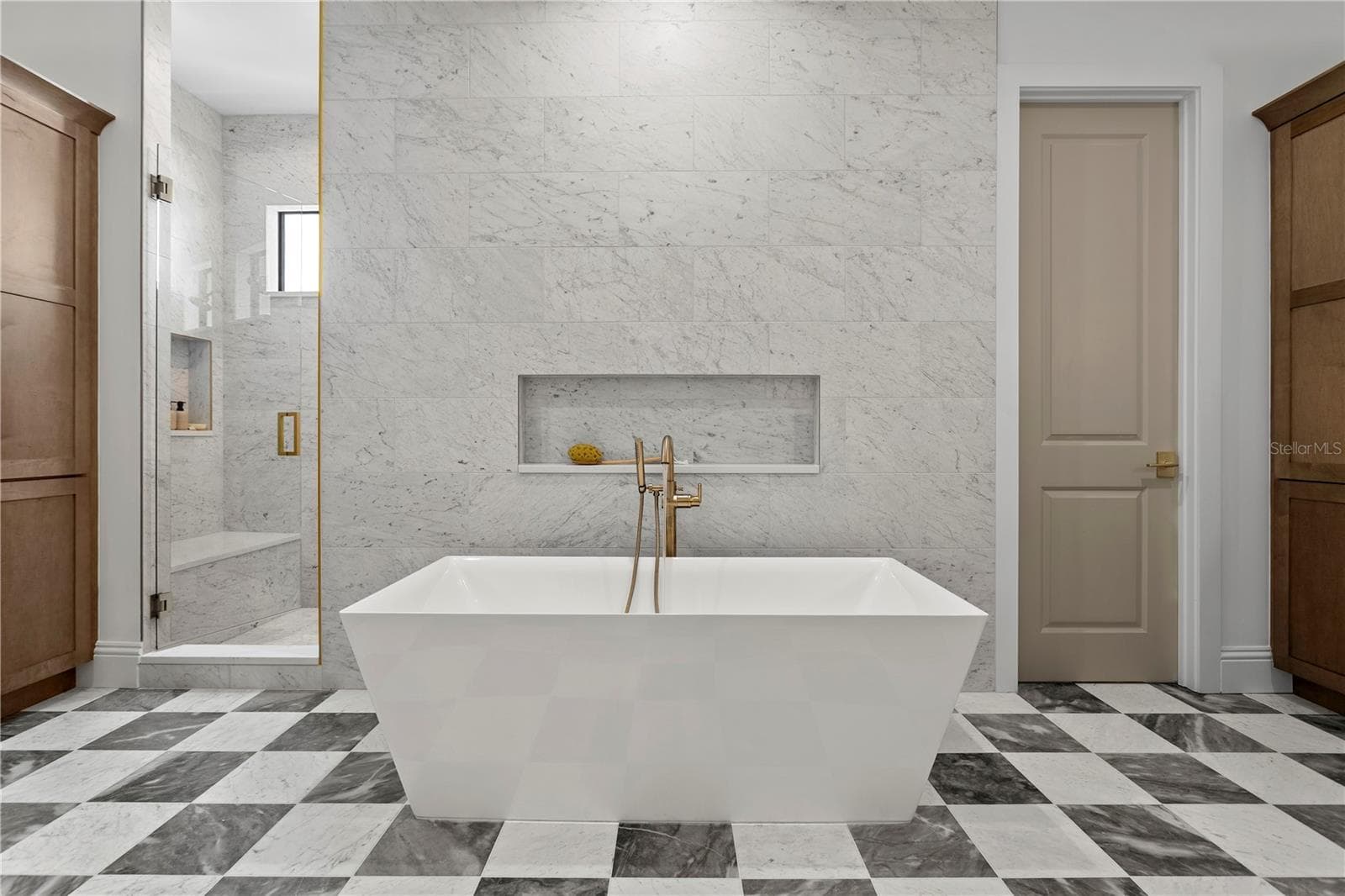 Primary soaking tub - 5008 W DICKENS AVE, TAMPA