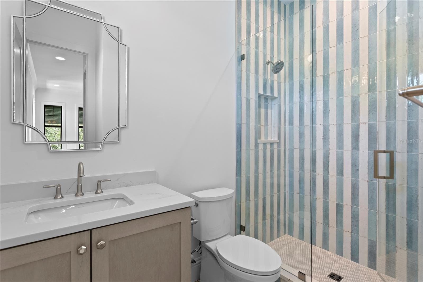 Bedroom #2 ensuite bathroom - 5008 W DICKENS AVE, TAMPA