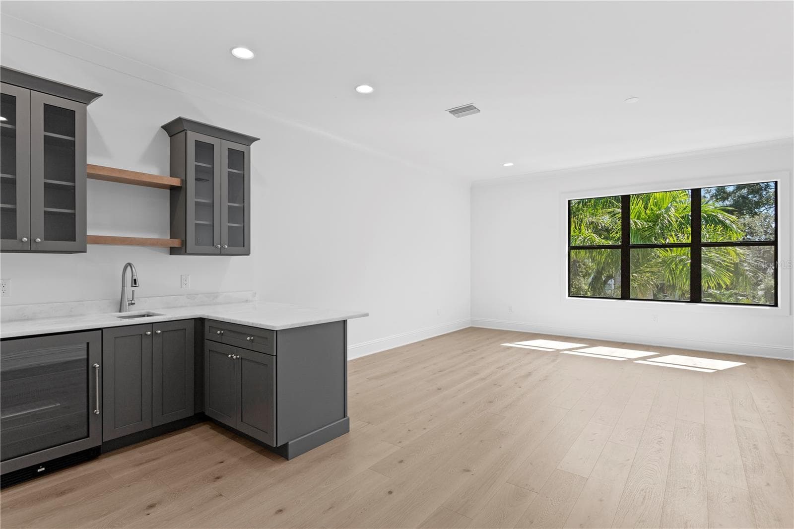 Bonus room with wet bar - 5008 W DICKENS AVE, TAMPA