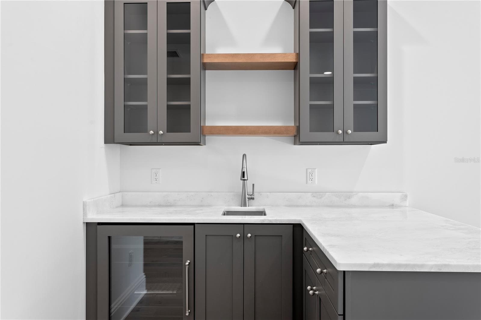Bonus room with wet bar - 5008 W DICKENS AVE, TAMPA