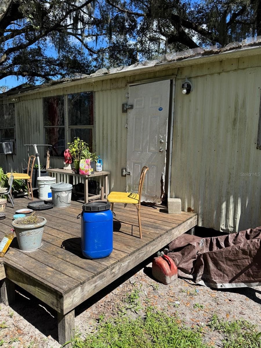 Manufactured Home at 1708 JONES DR, LEESBURG, photo 17 of 23