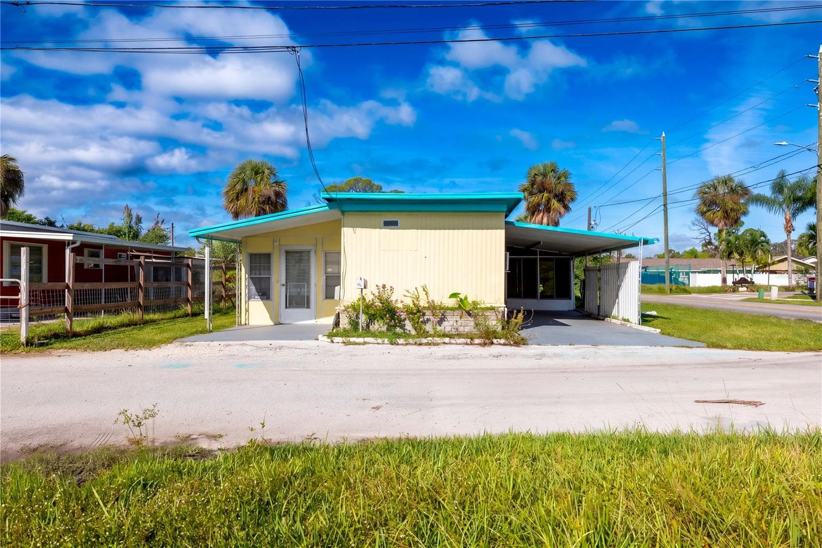 Mobile Home at 5044 SOUTHTOWNE LOOP, NEW PORT RICHEY, photo 2 of 9
